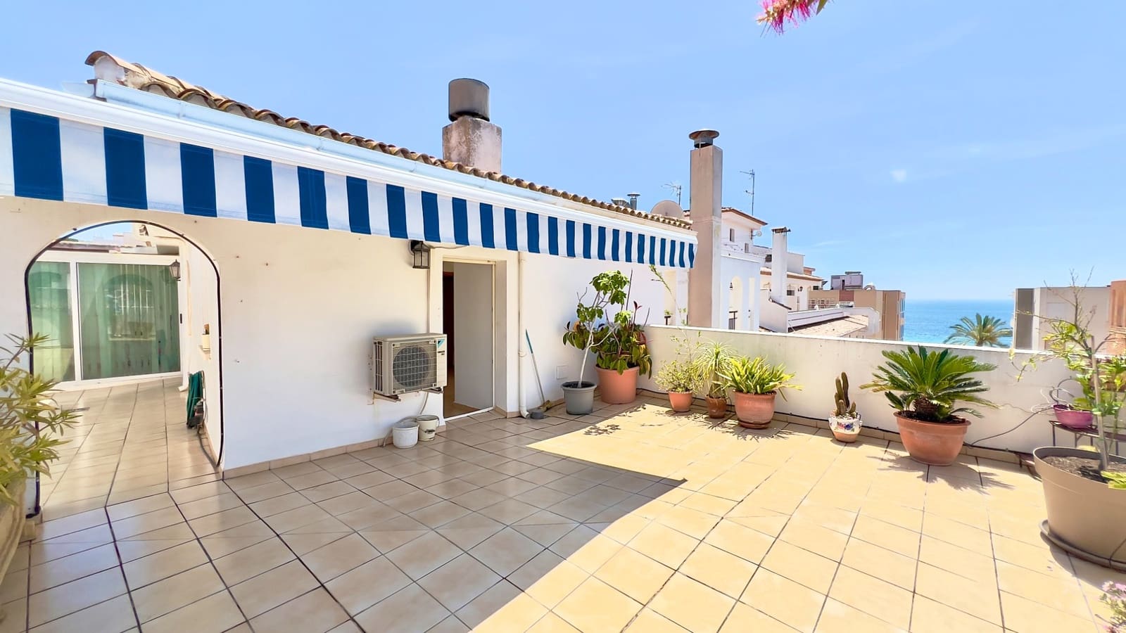 1 bedroom Penthouse for sale in Moraira - € 279,000 (Ref: 9848198)