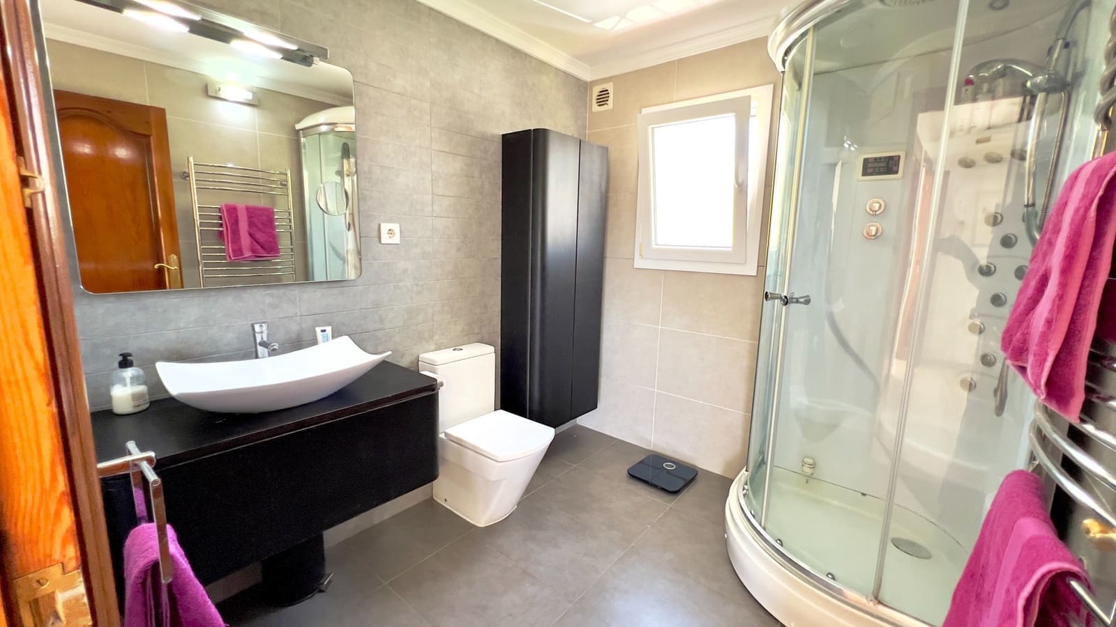 6 soverom Villa til salgs i Moraira med svømmebasseng - € 1 075 000 (Ref: 9858856)