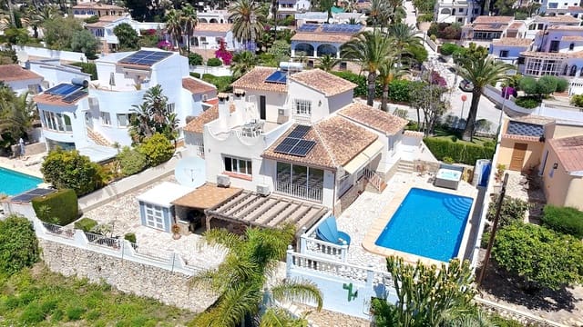6 soverom Villa til salgs i Pinar del Advocat - Cometa, Teulada-Moraira med svømmebasseng - € 1 075 000 (Ref: 9858856)
