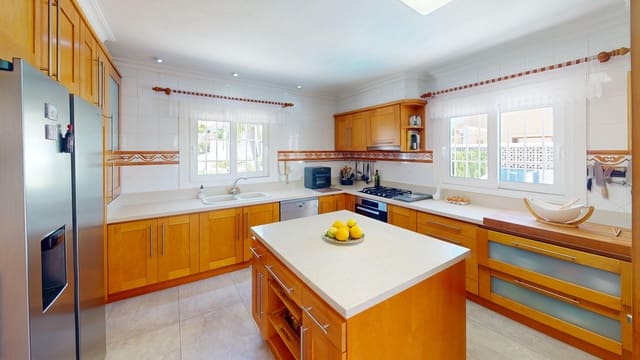 6 soverom Villa til salgs i Pinar del Advocat - Cometa, Teulada-Moraira med svømmebasseng - € 1 075 000 (Ref: 9858856)