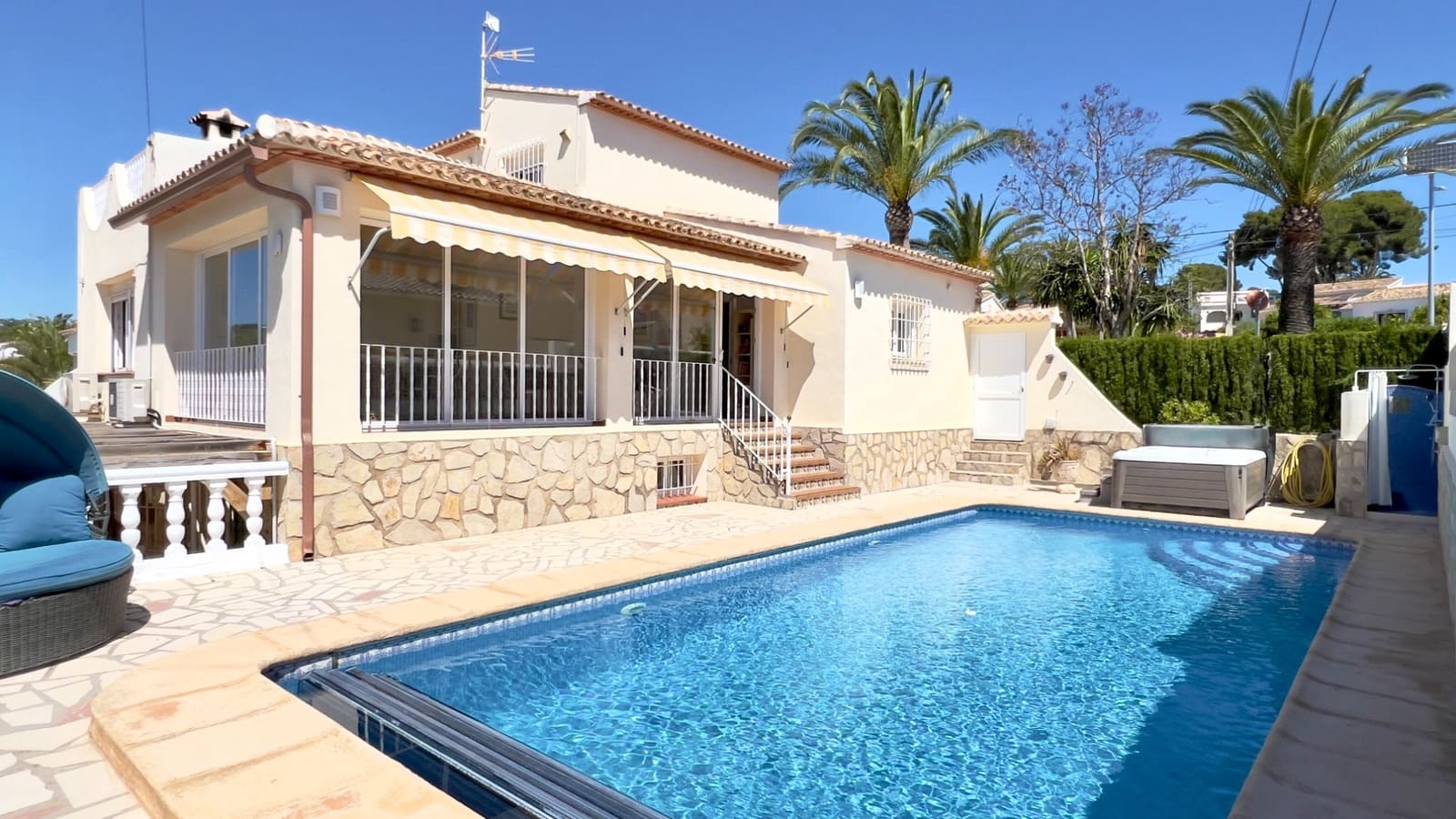 6 soverom Villa til salgs i Moraira med svømmebasseng garasje - € 995 000 (Ref: 9858856)