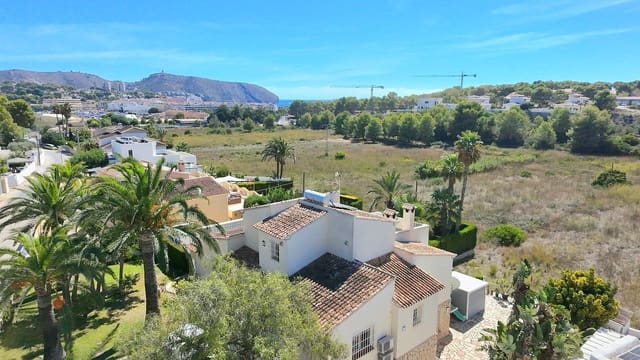 6 Zimmer Villa zu verkaufen in Pinar del Advocat - Cometa, Teulada-Moraira mit Pool Garage - 995.000 € (Ref: 9858856)