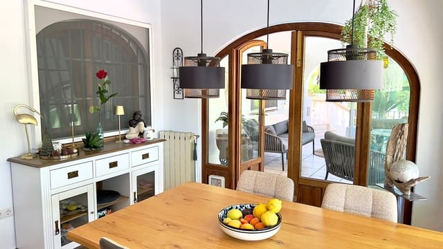 Chalet de 3 habitaciones en Pinar del Advocat - Cometa, Teulada-Moraira en venta con piscina garaje - 825.000 € (Ref: 9918873)
