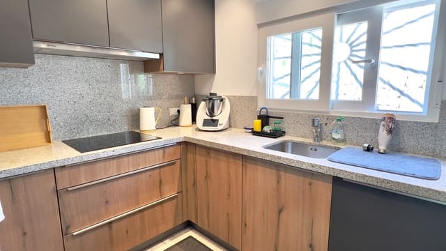 Chalet de 3 habitaciones en Pinar del Advocat - Cometa, Teulada-Moraira en venta con piscina garaje - 825.000 € (Ref: 9918873)