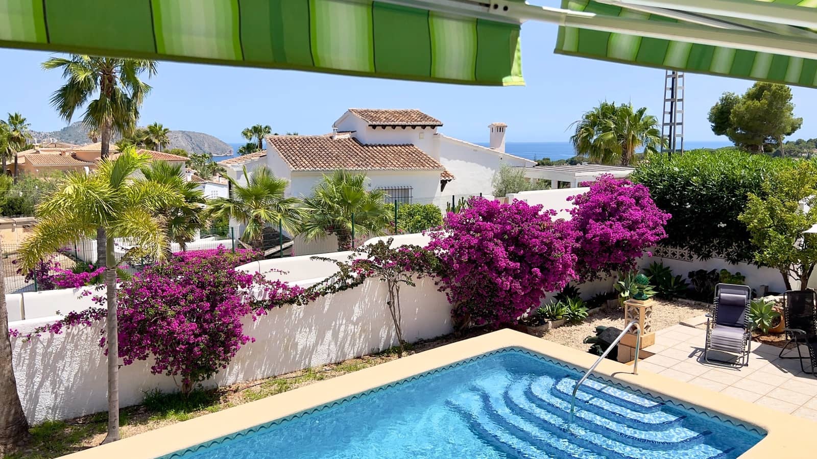 Chalet de 3 habitaciones en Moraira en venta con piscina garaje - 825.000 € (Ref: 9918873)