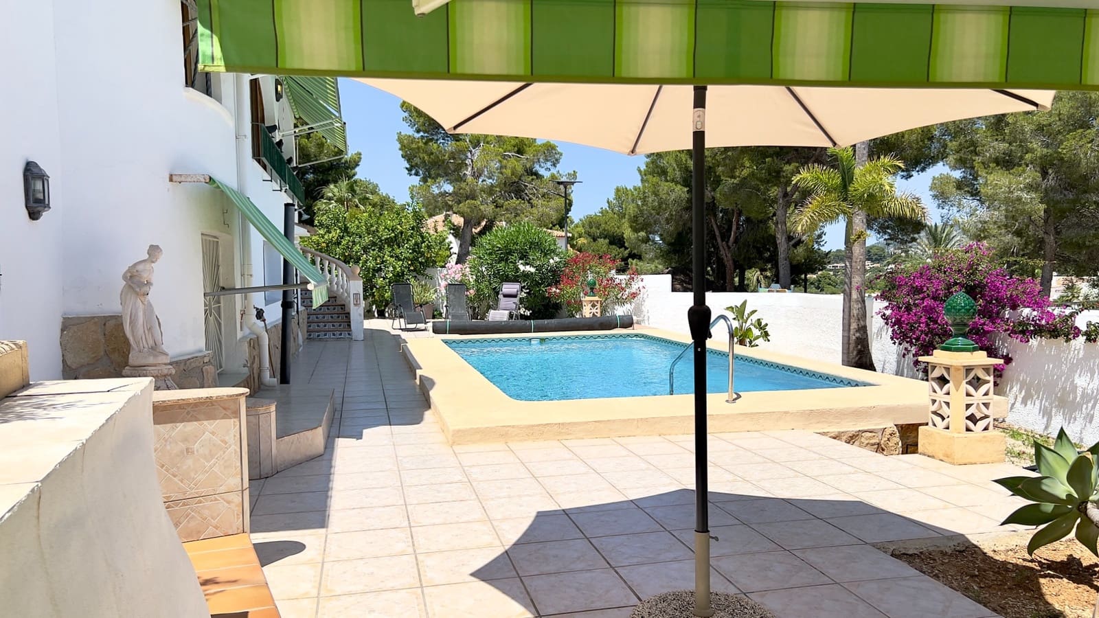 Chalet de 3 habitaciones en Moraira en venta con piscina garaje - 825.000 € (Ref: 9918873)