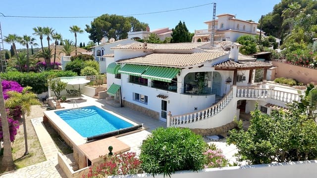 Chalet de 3 habitaciones en Pinar del Advocat - Cometa, Teulada-Moraira en venta con piscina garaje - 825.000 € (Ref: 9918873)