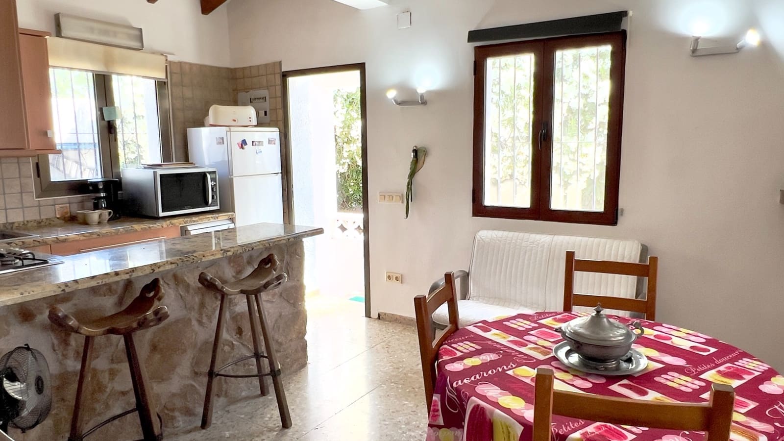2 soveværelse Villa til salg i Moraira med swimmingpool garage - € 385.000 (Ref: 9921047)