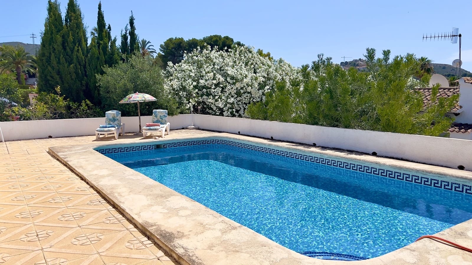 2 soveværelse Villa til salg i Moraira med swimmingpool garage - € 385.000 (Ref: 9921047)