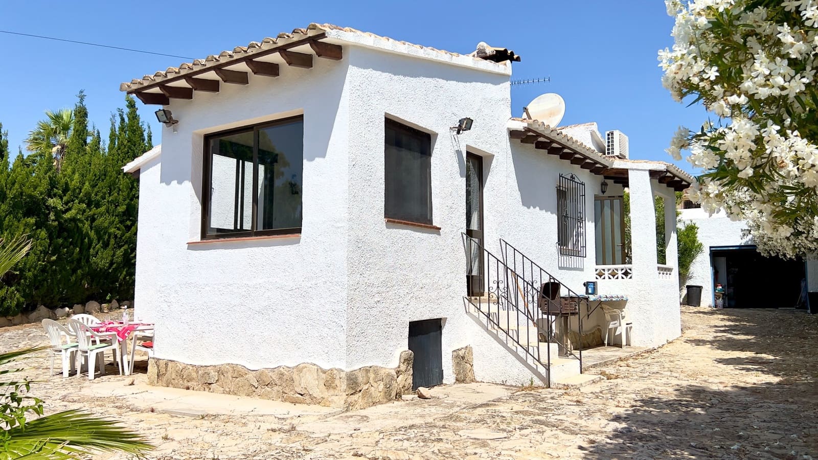 2 soveværelse Villa til salg i Moraira med swimmingpool garage - € 385.000 (Ref: 9921047)