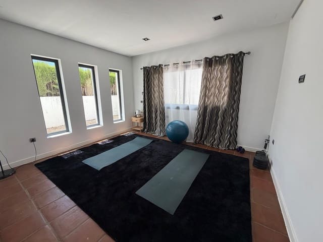 4 bedroom Semi-detached Villa for holiday rental in Ronda with pool garage - € 2,000 (Ref: 10004835)