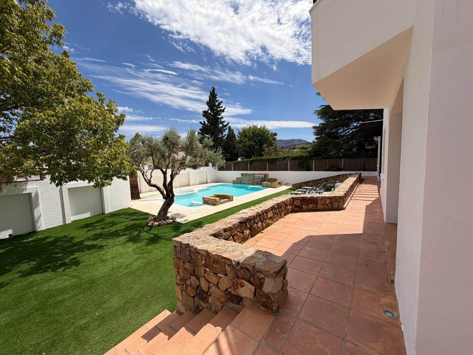 Pareado de 4 habitaciones en Ronda en alquiler vacacional con piscina garaje - 2.000 € (Ref: 10004835)