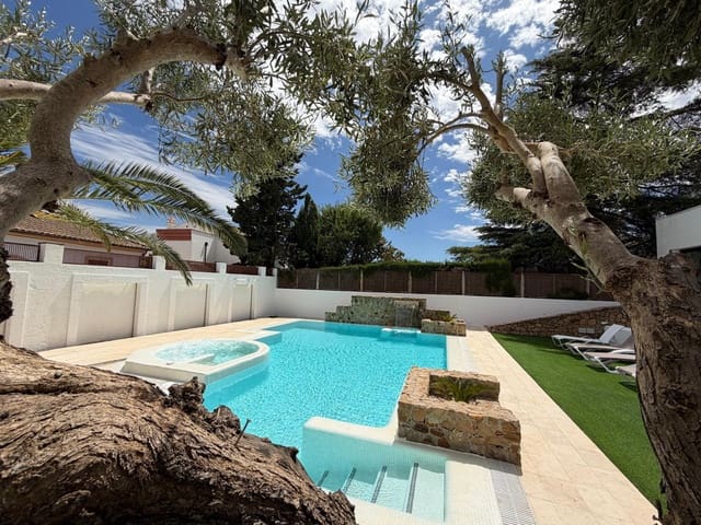 4 bedroom Semi-detached Villa for holiday rental in Ronda with pool garage - € 2,000 (Ref: 10004835)