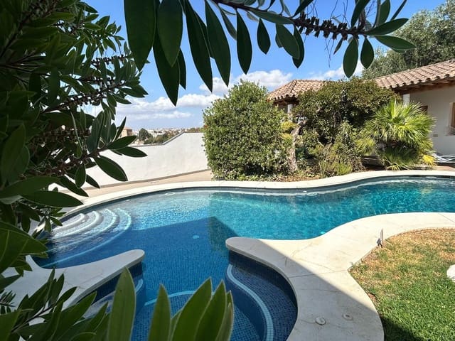 5 soverom Villa til salgs i Ronda med svømmebasseng garasje - € 799 000 (Ref: 4183456)