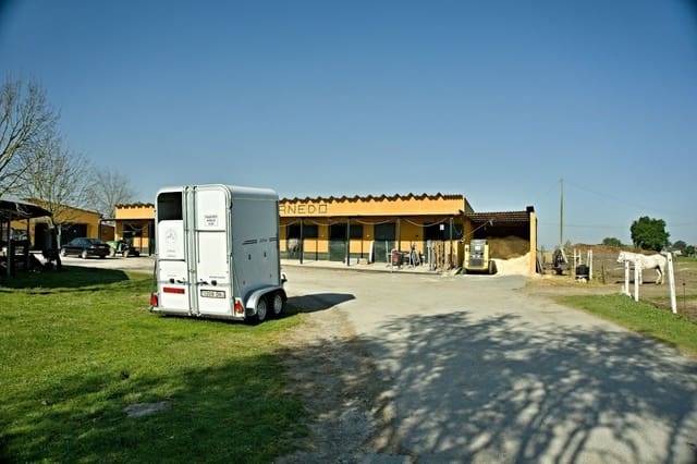 Finca/Country House for sale in Santander - € 900,000 (Ref: 5884573)