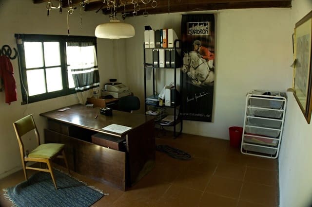 Finca/Country House for sale in Santander - € 900,000 (Ref: 5884573)