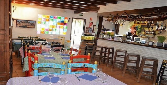 10 sypialnia Hotel na sprzedaż w Ronda z basenem - 530 000 € (Ref: 6259239)