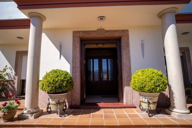 Villa til salg i Ronda med swimmingpool garage - € 829.000 (Ref: 7404810)