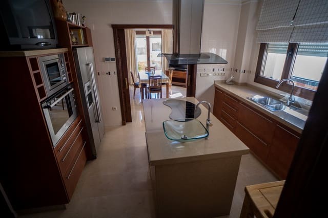 Villa til salg i Ronda med swimmingpool garage - € 829.000 (Ref: 7404810)