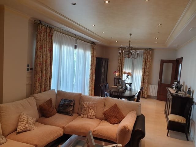 Villa til salg i Ronda med swimmingpool garage - € 829.000 (Ref: 7404810)