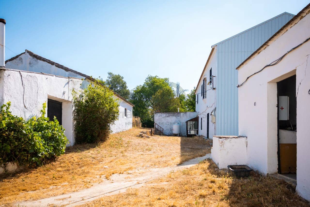 8 bedroom Finca/Country House for sale in Ronda with pool - € 550,000 (Ref: 7886730)
