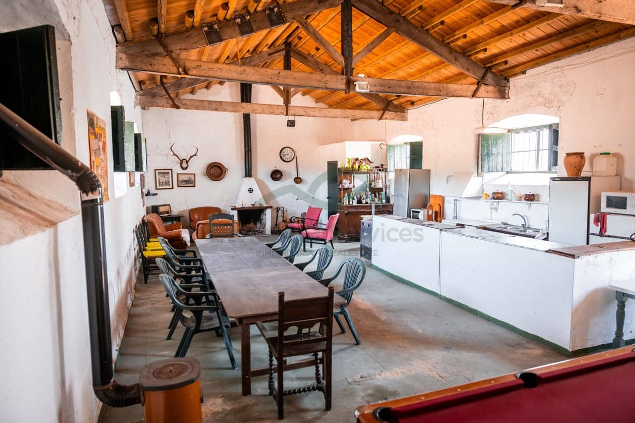 8 bedroom Finca/Country House for sale in Ronda with pool - € 550,000 (Ref: 7886730)