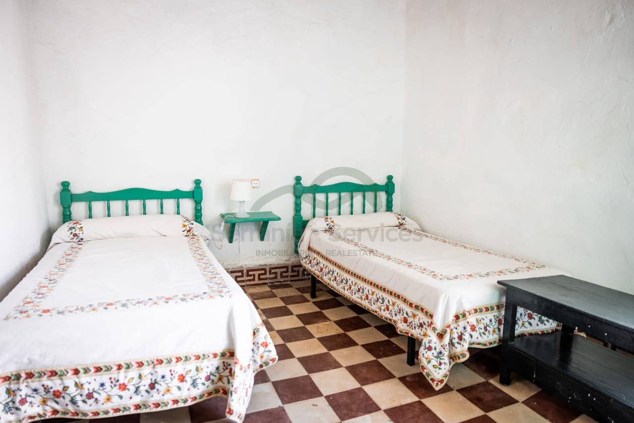 8 bedroom Finca/Country House for sale in Ronda with pool - € 550,000 (Ref: 7886730)