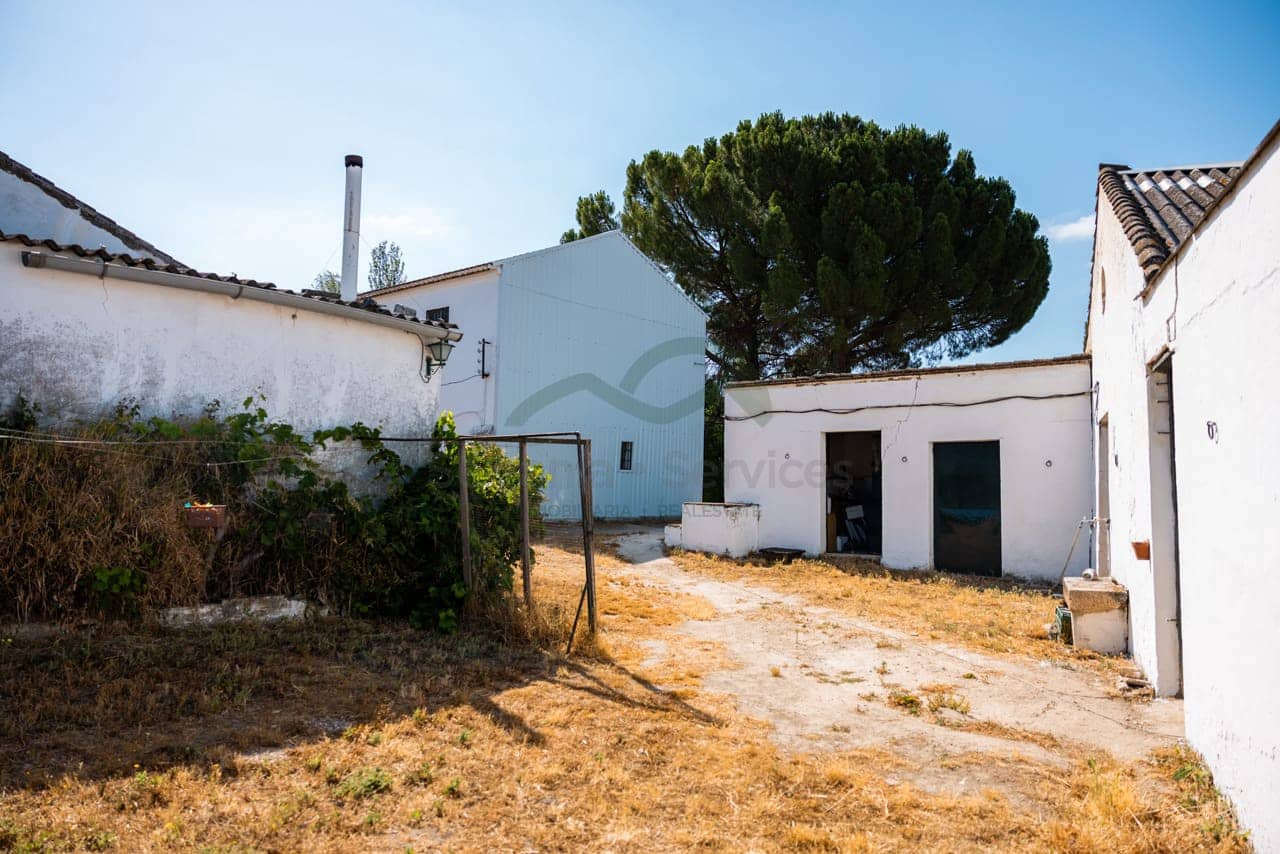 8 bedroom Finca/Country House for sale in Ronda with pool - € 550,000 (Ref: 7886730)