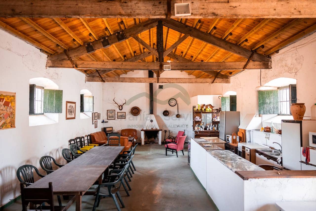 8 bedroom Finca/Country House for sale in Ronda with pool - € 550,000 (Ref: 7886730)