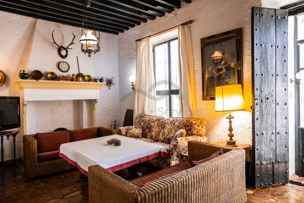 8 bedroom Finca/Country House for sale in Ronda with pool - € 550,000 (Ref: 7886730)