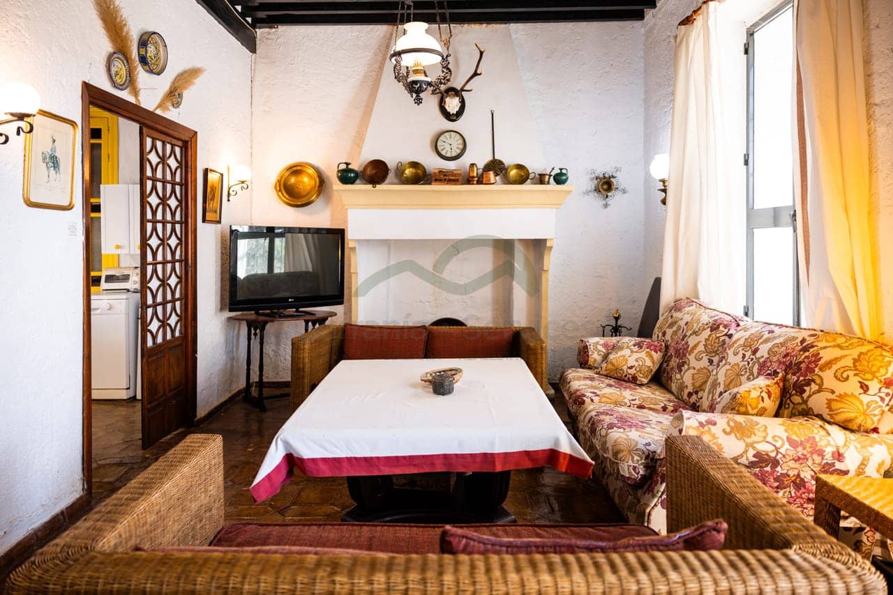 8 bedroom Finca/Country House for sale in Ronda with pool - € 550,000 (Ref: 7886730)