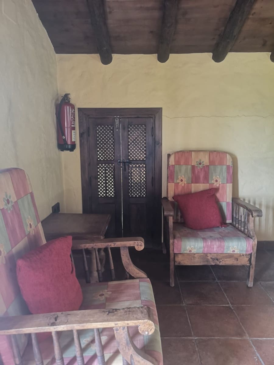 3 soveværelse Finca/Landehus til salg i Zahara de la Sierra med swimmingpool - € 525.000 (Ref: 8398051)