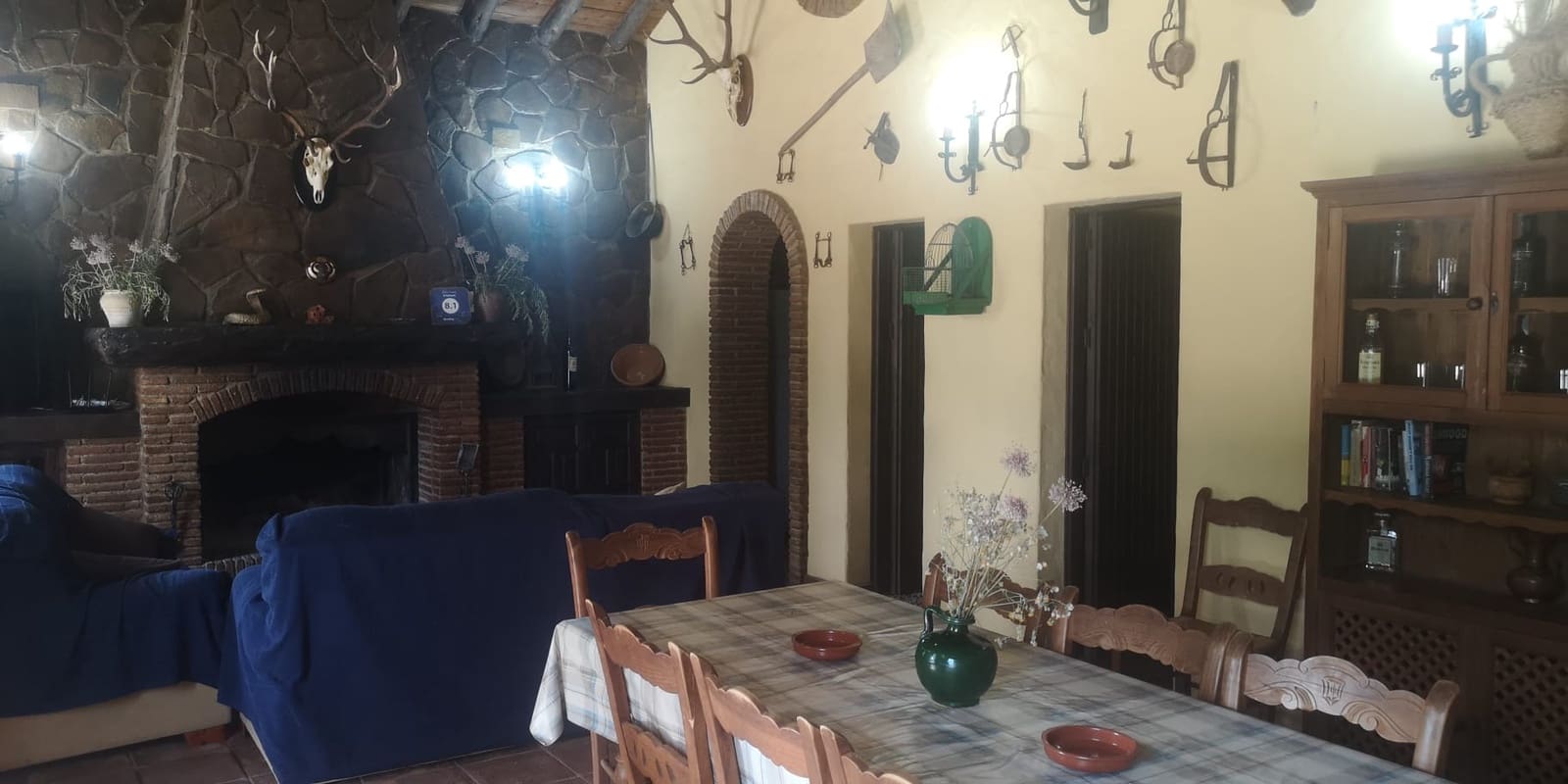 3 soveværelse Finca/Landehus til salg i Zahara de la Sierra med swimmingpool - € 525.000 (Ref: 8398051)