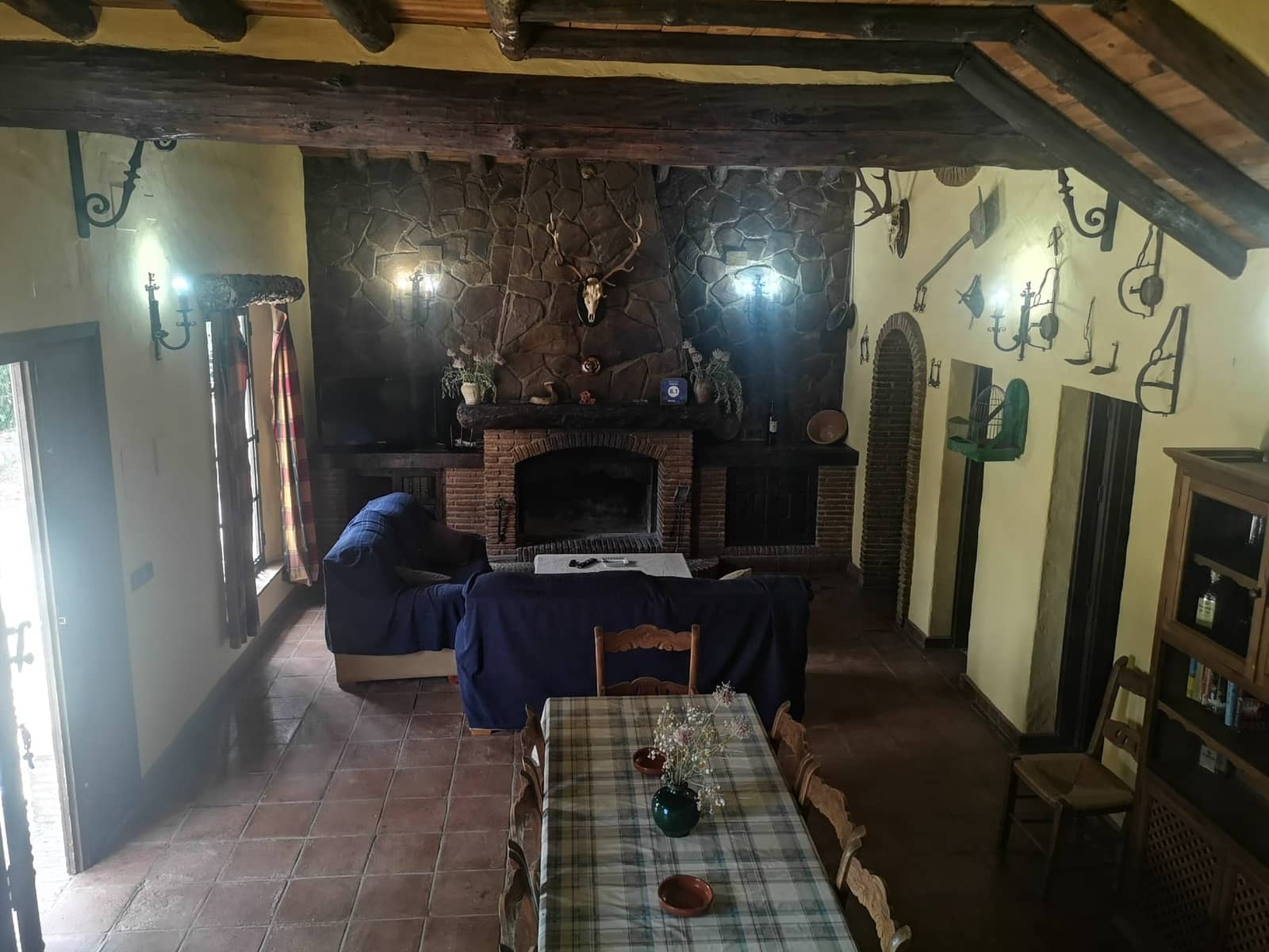 3 soveværelse Finca/Landehus til salg i Zahara de la Sierra med swimmingpool - € 525.000 (Ref: 8398051)