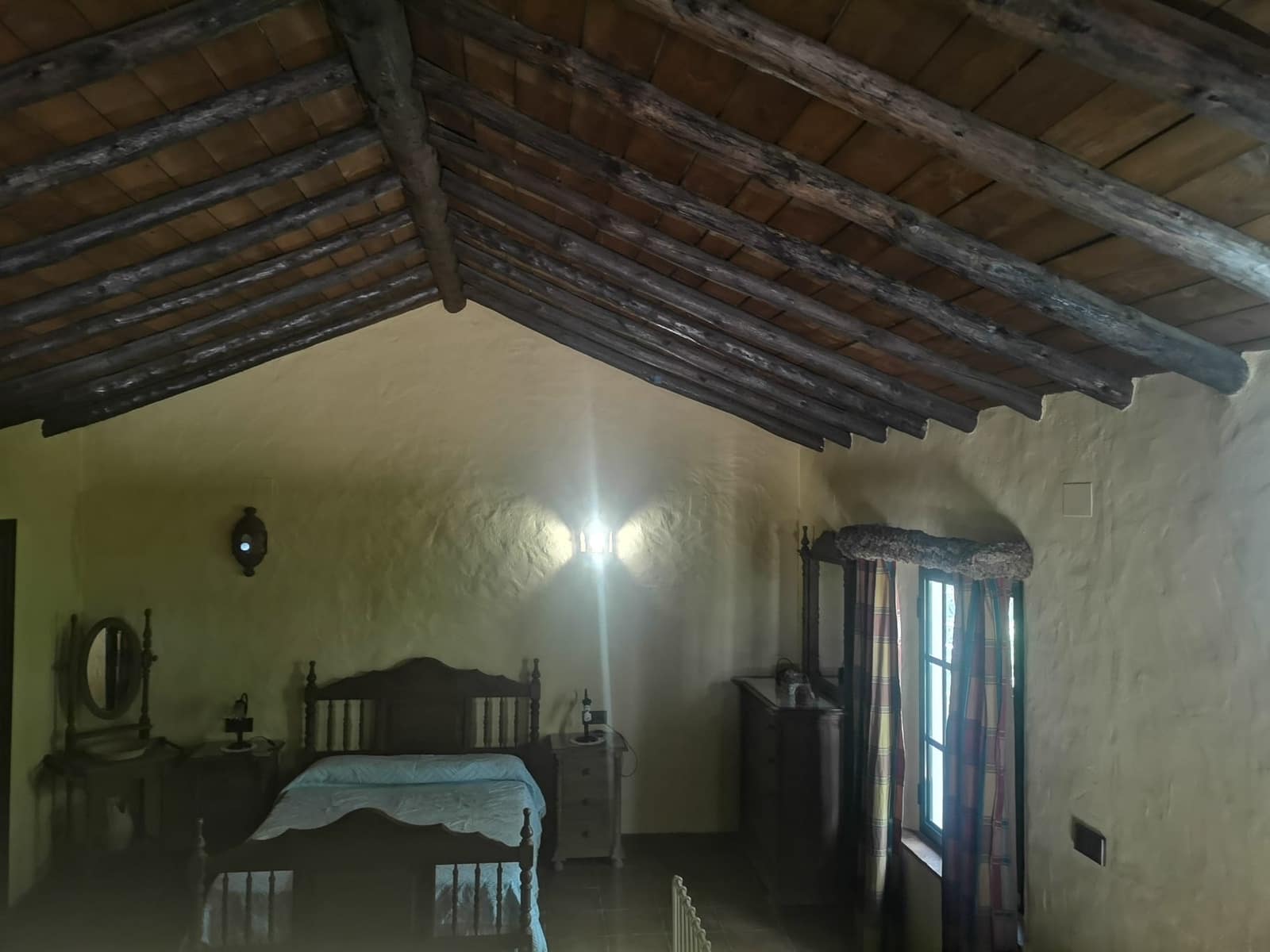 3 soveværelse Finca/Landehus til salg i Zahara de la Sierra med swimmingpool - € 525.000 (Ref: 8398051)