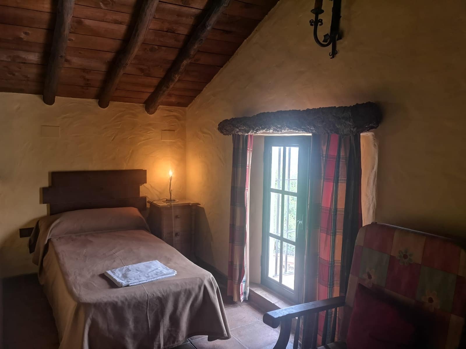 3 soveværelse Finca/Landehus til salg i Zahara de la Sierra med swimmingpool - € 525.000 (Ref: 8398051)