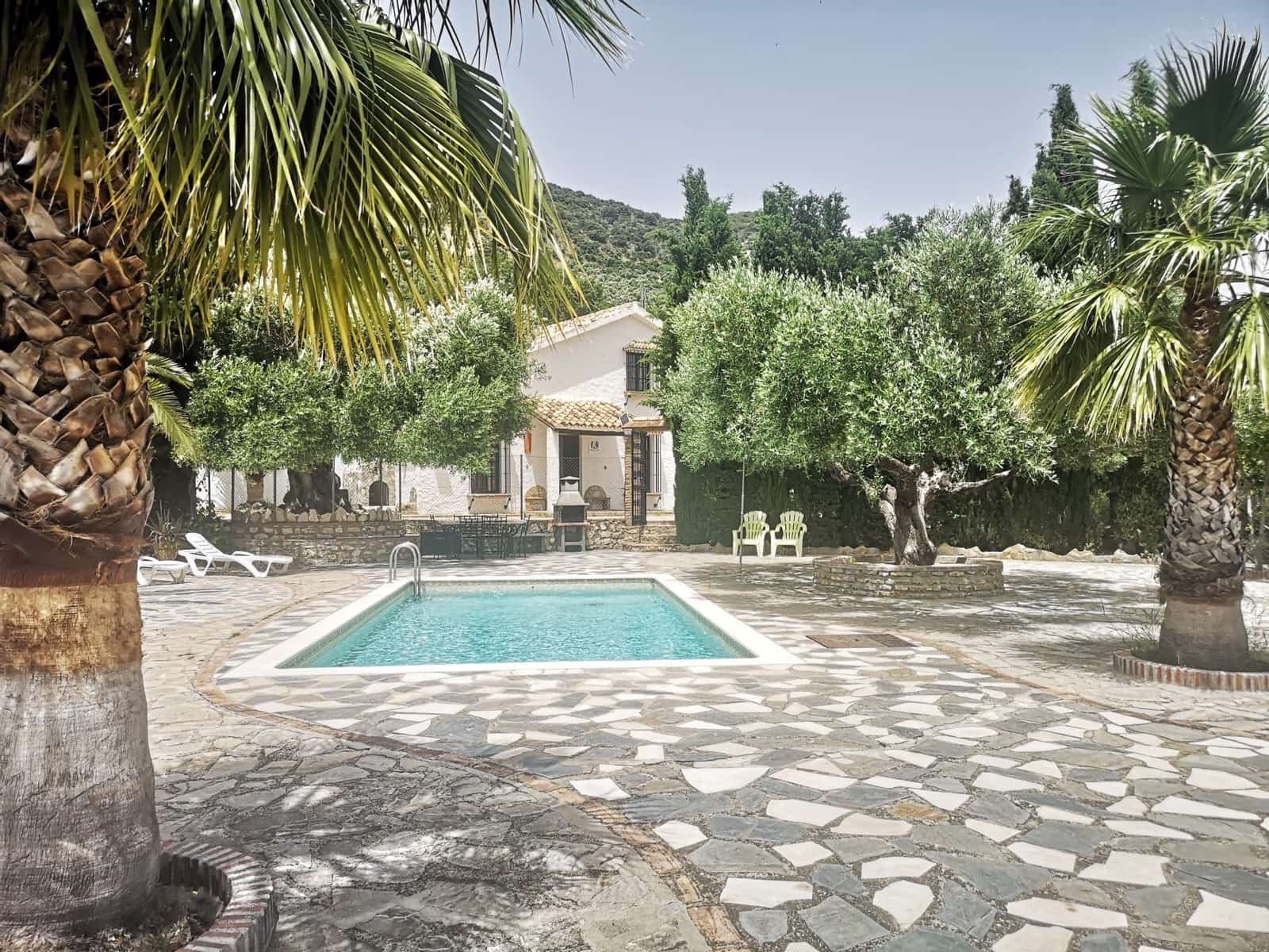 3 soveværelse Finca/Landehus til salg i Zahara de la Sierra med swimmingpool - € 525.000 (Ref: 8398051)