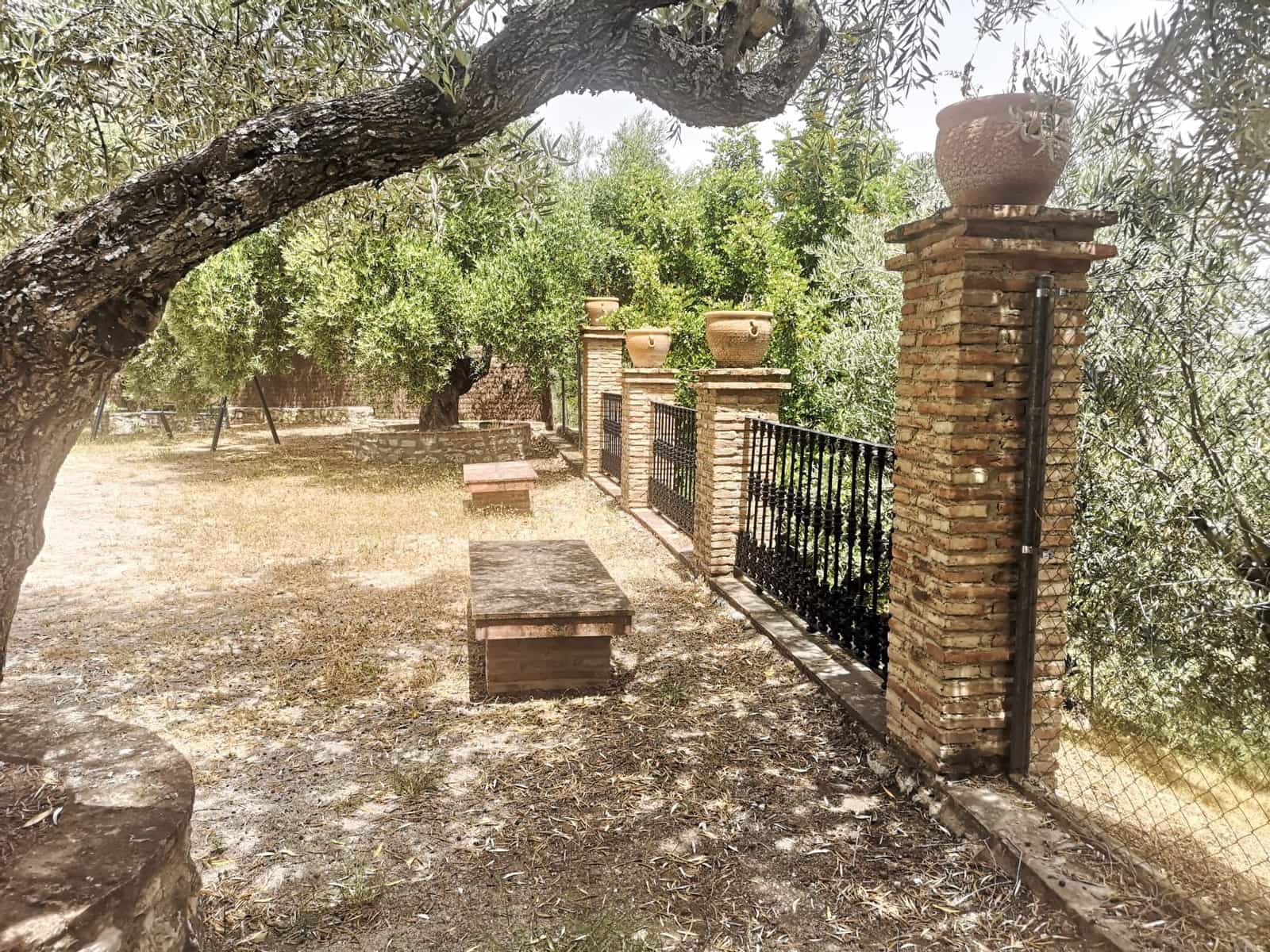 3 soveværelse Finca/Landehus til salg i Zahara de la Sierra med swimmingpool - € 525.000 (Ref: 8398051)