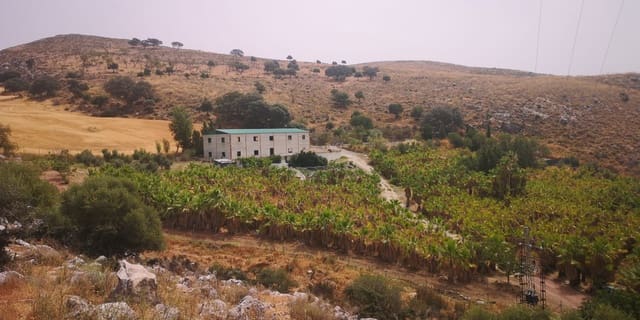 Ubebygd land til salgs i Cañete la Real - € 500 000 (Ref: 8470669)