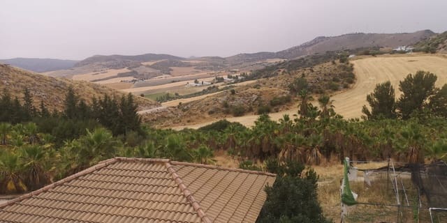 Ubebygd land til salgs i Cañete la Real - € 500 000 (Ref: 8470669)