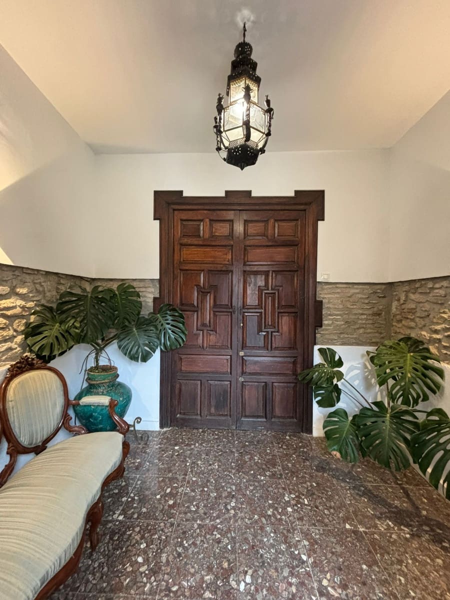 6 bedroom Townhouse for sale in Ronda - € 1,800,000 (Ref: 8595597)