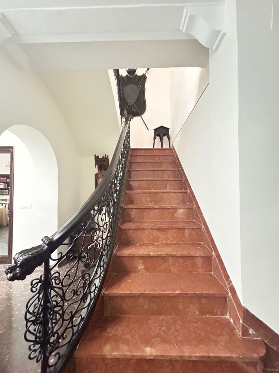 6 bedroom Townhouse for sale in Ronda - € 1,800,000 (Ref: 8595597)