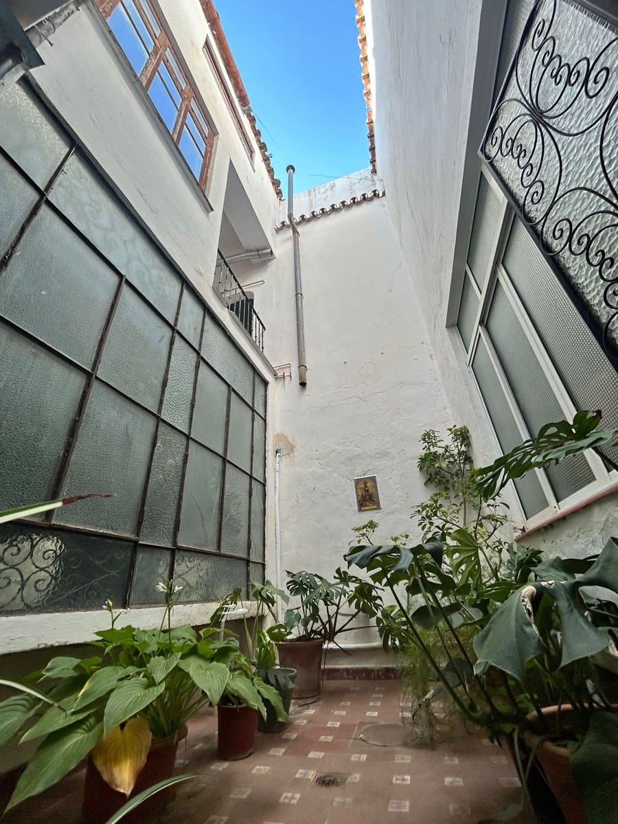 6 bedroom Townhouse for sale in Ronda - € 1,800,000 (Ref: 8595597)