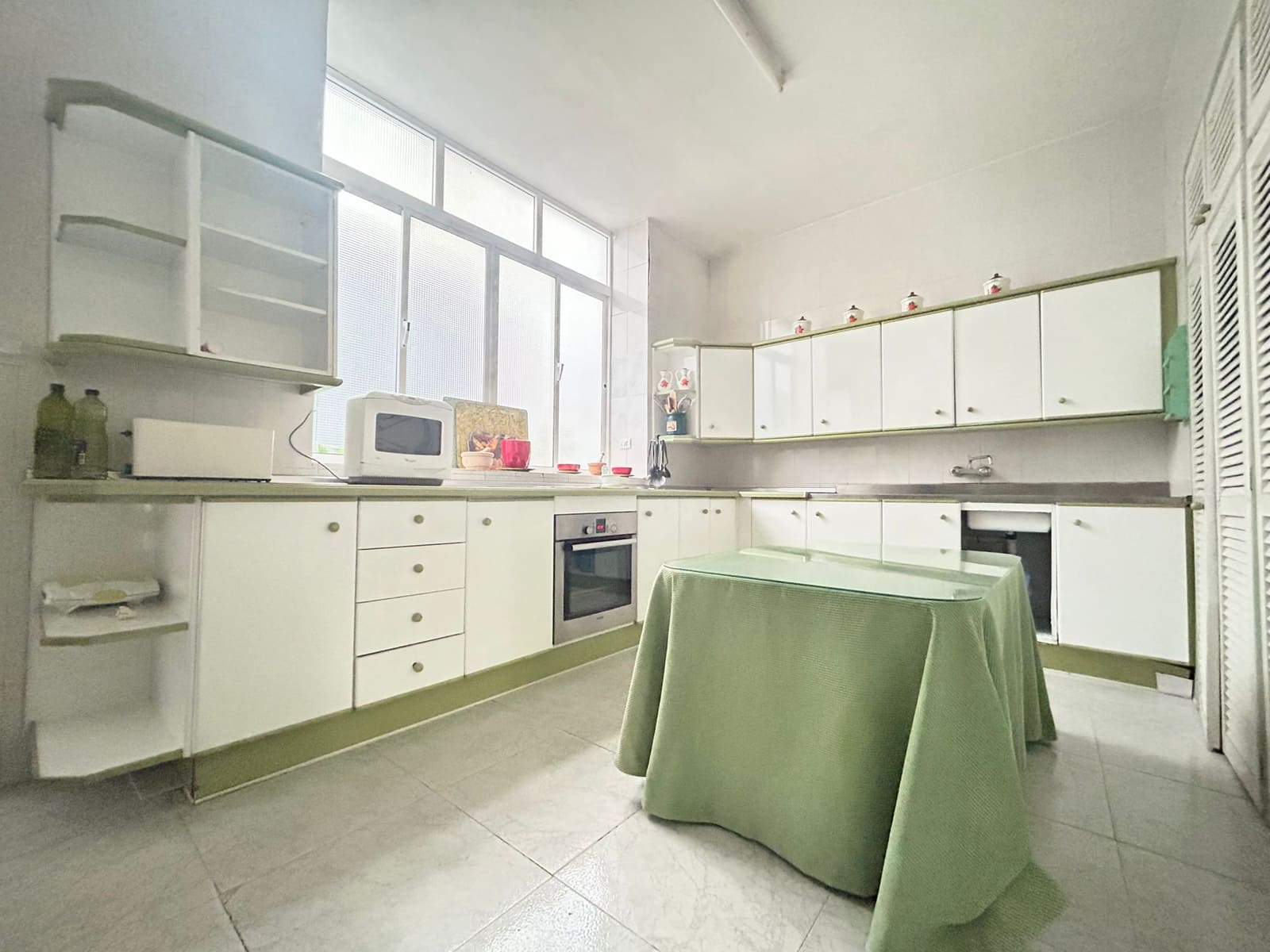 6 bedroom Townhouse for sale in Ronda - € 1,800,000 (Ref: 8595597)