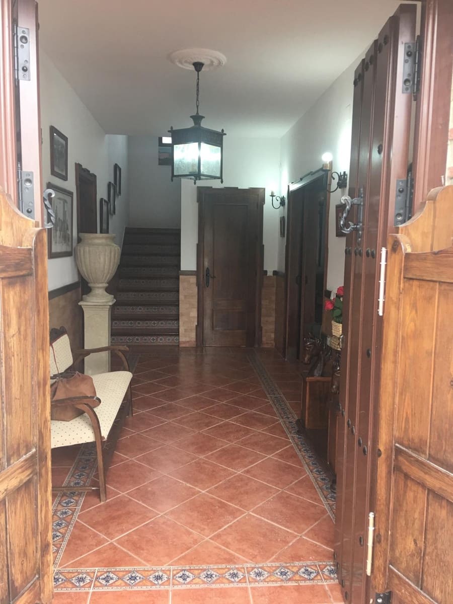 7 bedroom Finca/Country House for sale in Ronda with pool - € 680,000 (Ref: 8600891)