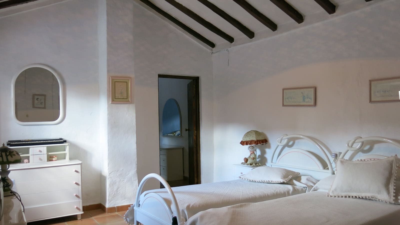 4 slaapkamer Finca/Landhuis te koop in Montecorto - € 280.000 (Ref: 8600893)