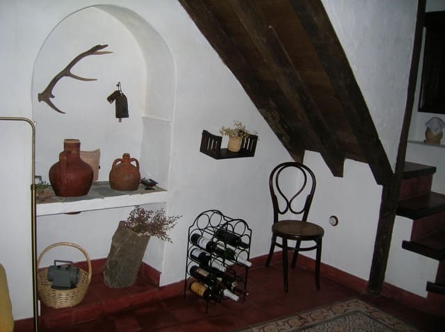 3 soveværelse Byhus til salg i Cortes de la Frontera med swimmingpool - € 170.000 (Ref: 8605564)