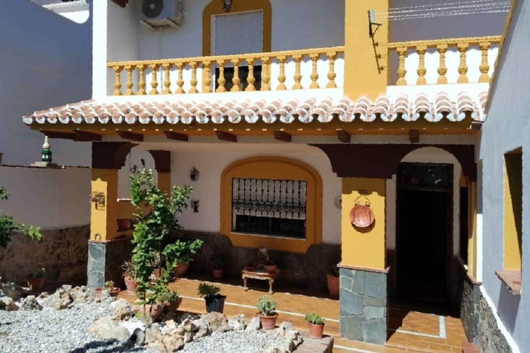 4 slaapkamer Finca/Landhuis te koop in El Burgo - € 260.000 (Ref: 8614052)