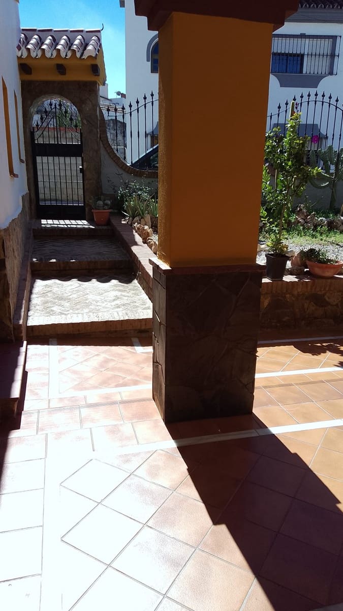 4 slaapkamer Finca/Landhuis te koop in El Burgo - € 260.000 (Ref: 8614052)