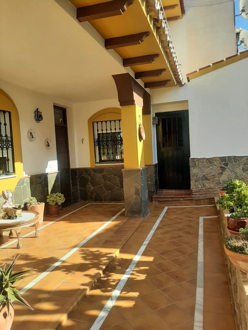 4 slaapkamer Finca/Landhuis te koop in El Burgo - € 260.000 (Ref: 8614052)